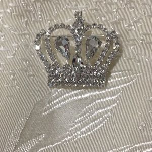 Crown Queen Pin, In good condition